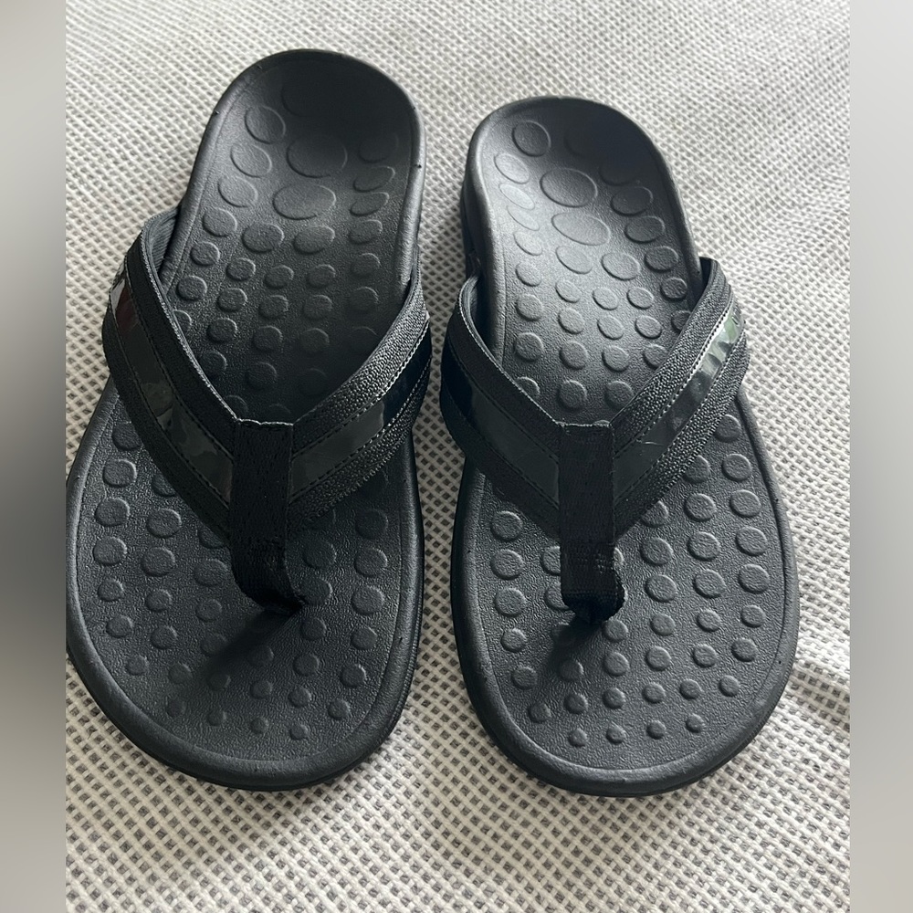 Vionic/orthaheel arch support flip flop